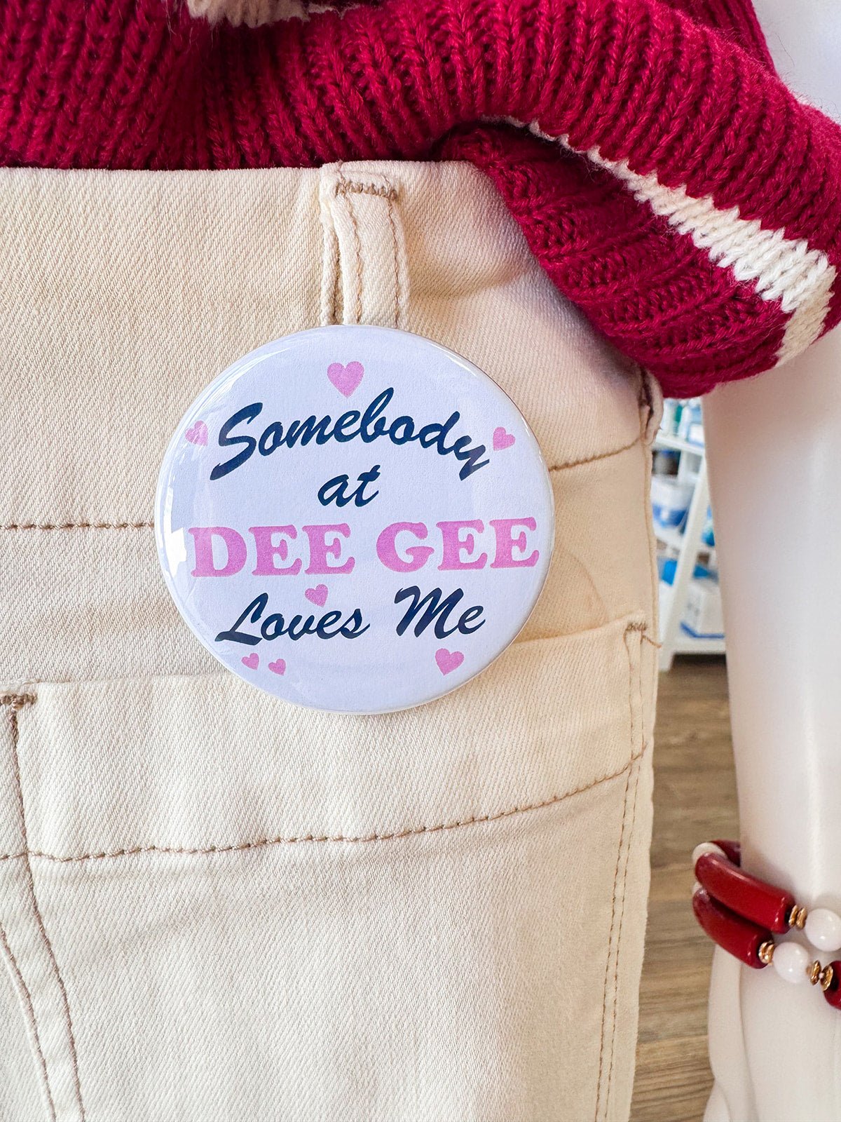 Delta Gamma Somebody Loves Me Button Pin - The Pink Pineapple 850