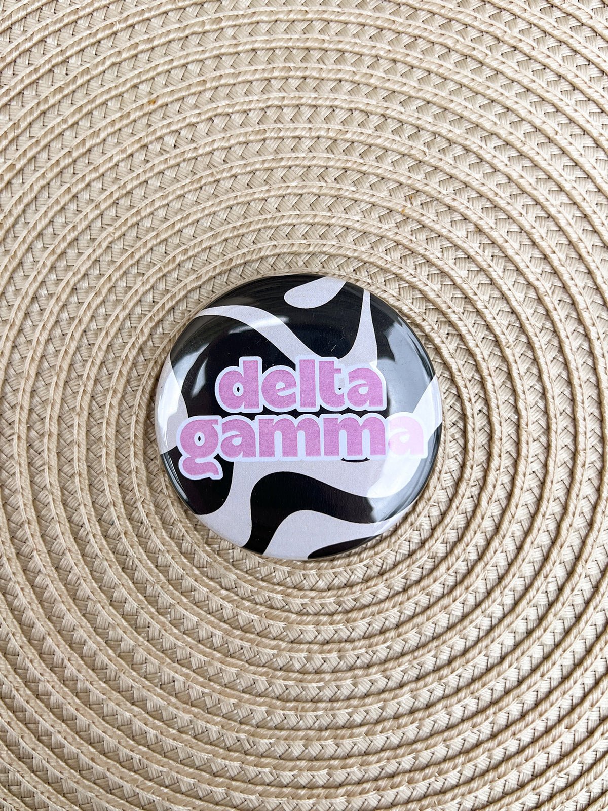 Delta Gamma Wavy Button Pin - The Pink Pineapple 850