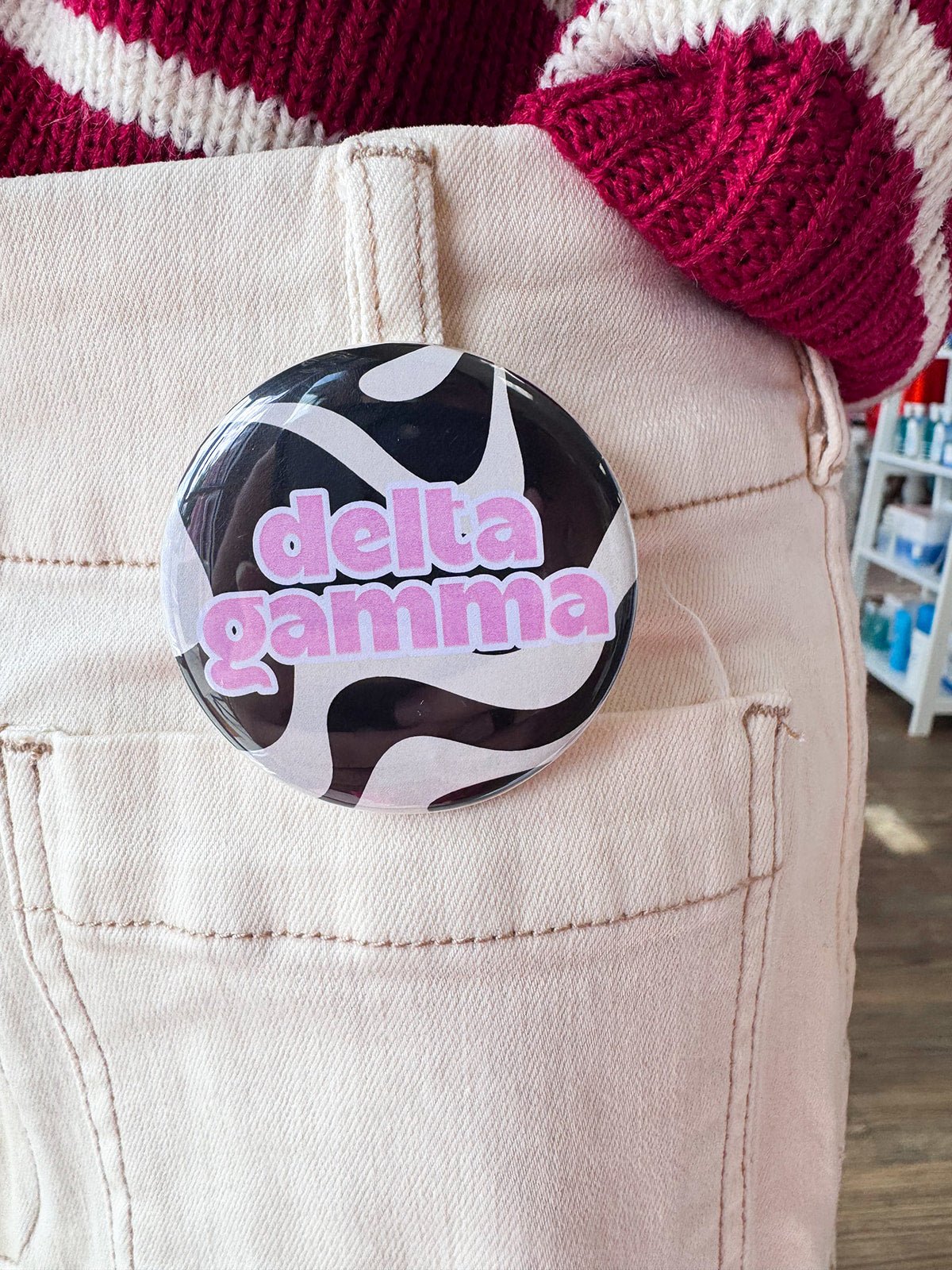 Delta Gamma Wavy Button Pin - The Pink Pineapple 850