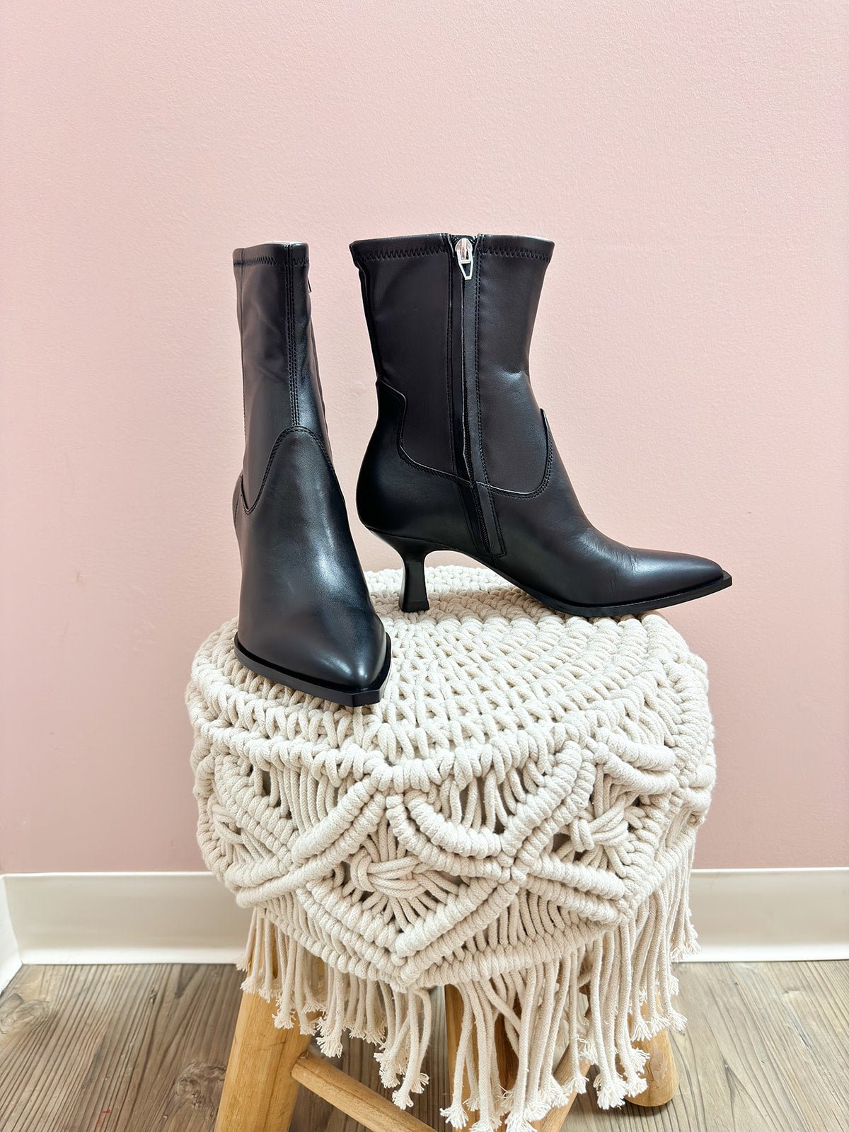 [Dolce Vita] The Arya Black Leather Boots - The Pink Pineapple 850