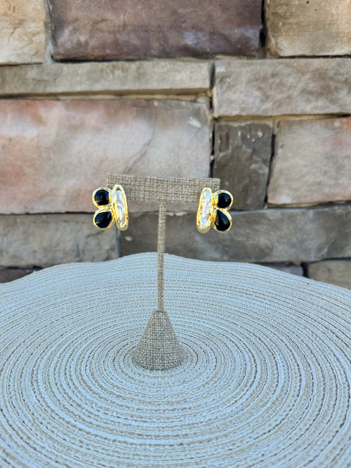 [Easton Elle] Arch Earrings – Black Onyx - The Pink Pineapple 850