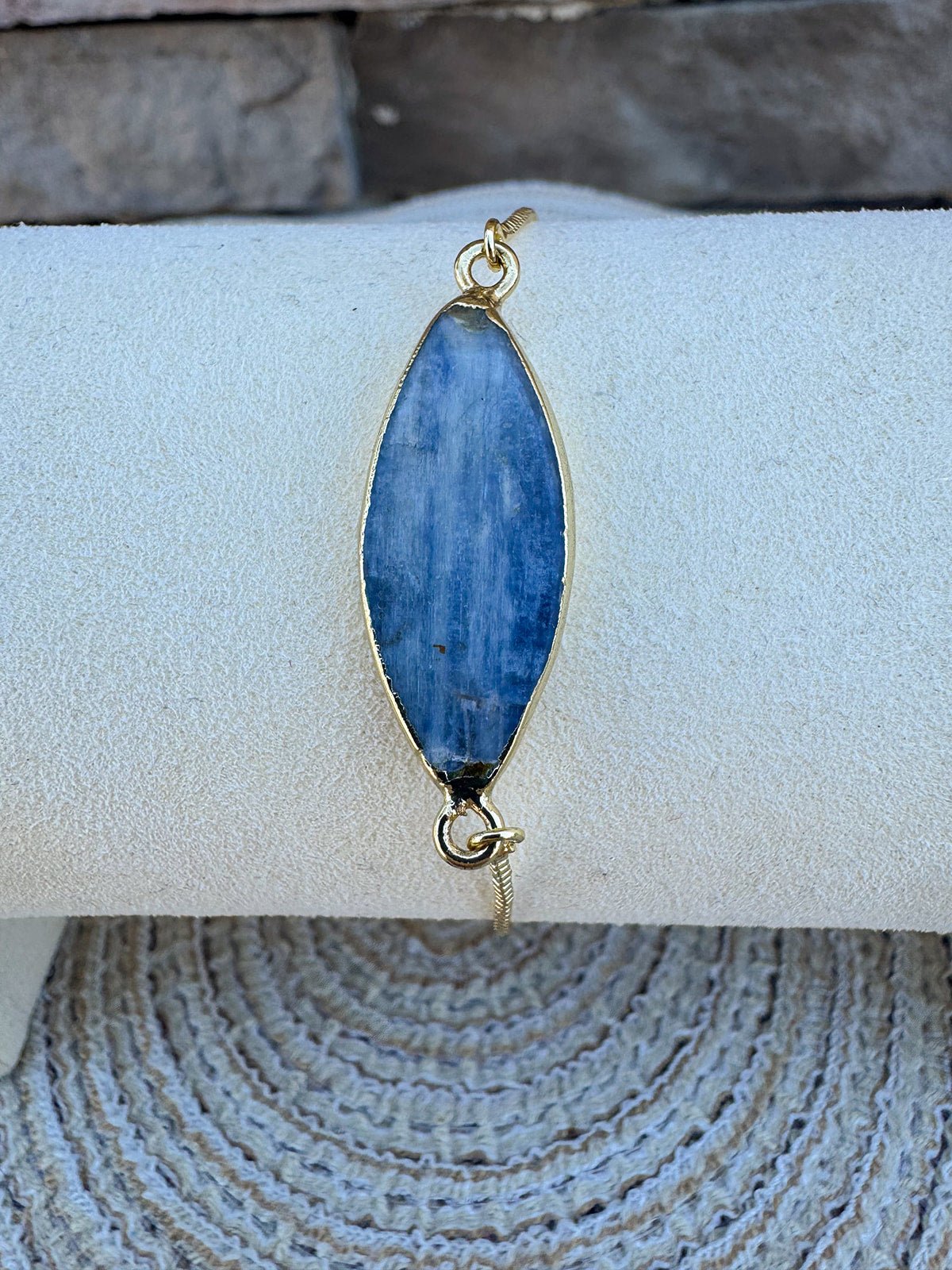 [Easton Elle] Marquise Adjustable Slider Bracelet in Blue Kyanite - The Pink Pineapple 850