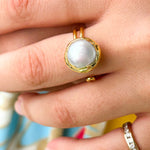 [Easton Elle] Single Round Pearl Ring - The Pink Pineapple 850