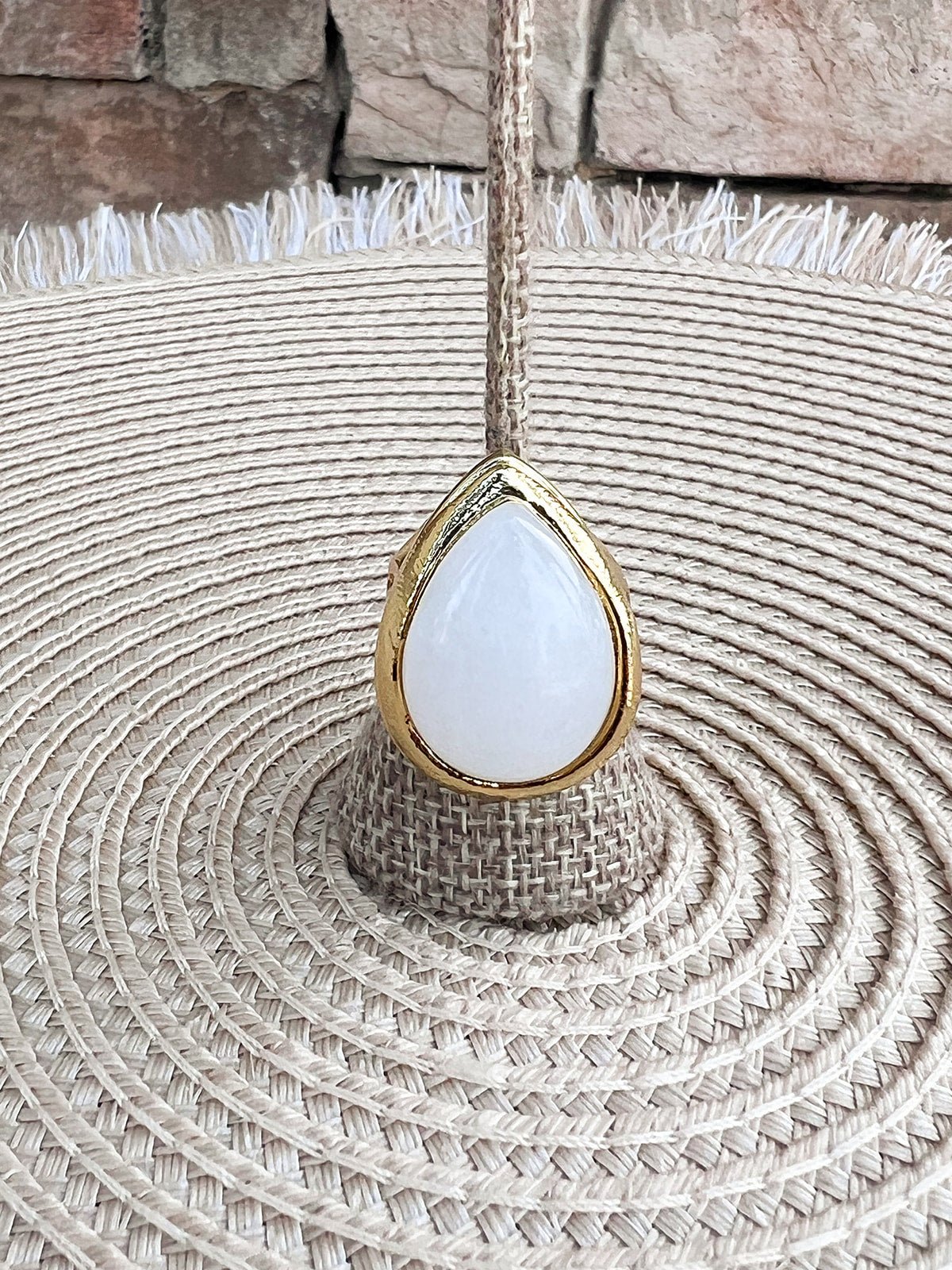 [Easton Elle] Tear Drop Ring in Clear Crystal - The Pink Pineapple 850