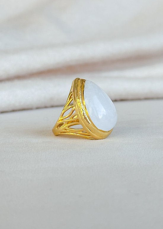 [Easton Elle] Tear Drop Ring in Clear Crystal - The Pink Pineapple 850