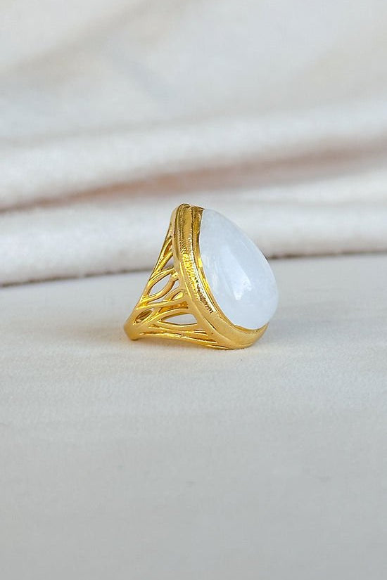 [Easton Elle] Tear Drop Ring in Clear Crystal - The Pink Pineapple 850