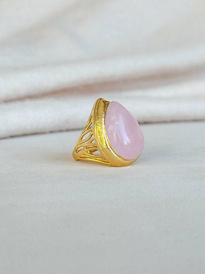 [Easton Elle] Tear Drop Ring in Pink Rose Quartz - The Pink Pineapple 850