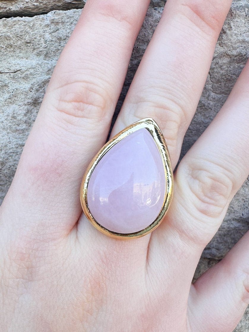 [Easton Elle] Tear Drop Ring in Pink Rose Quartz - The Pink Pineapple 850