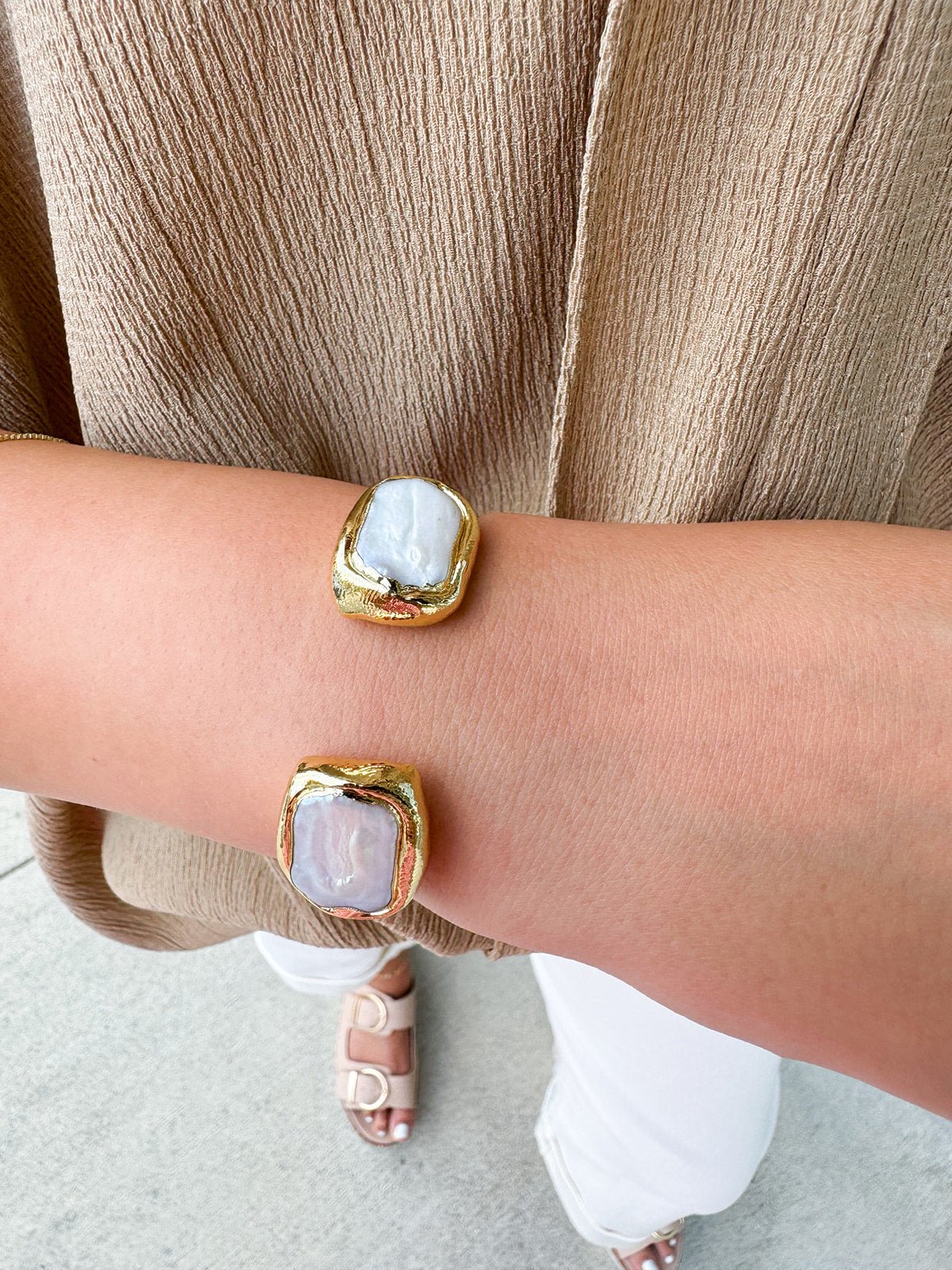 [Easton Elle] The Mist Cuff Pearl Bracelet - The Pink Pineapple 850