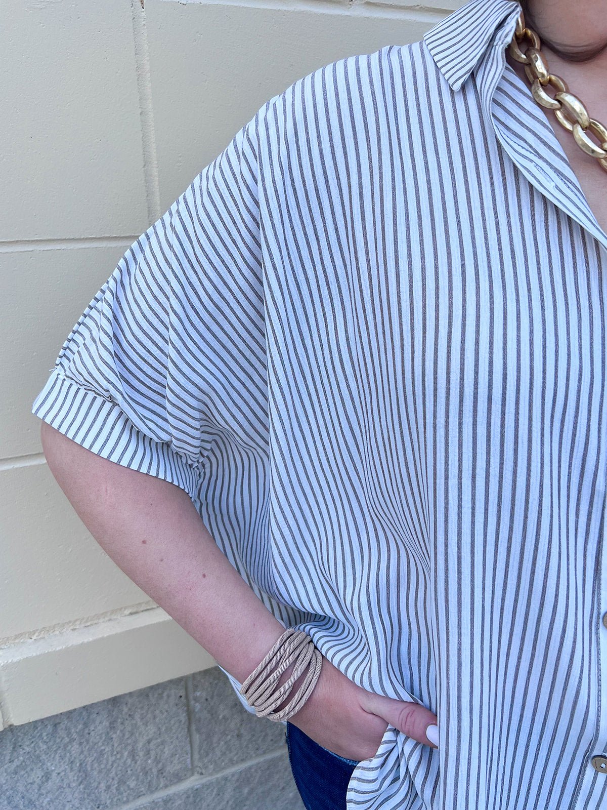 Effortless Lines Button Down Top - The Pink Pineapple 850