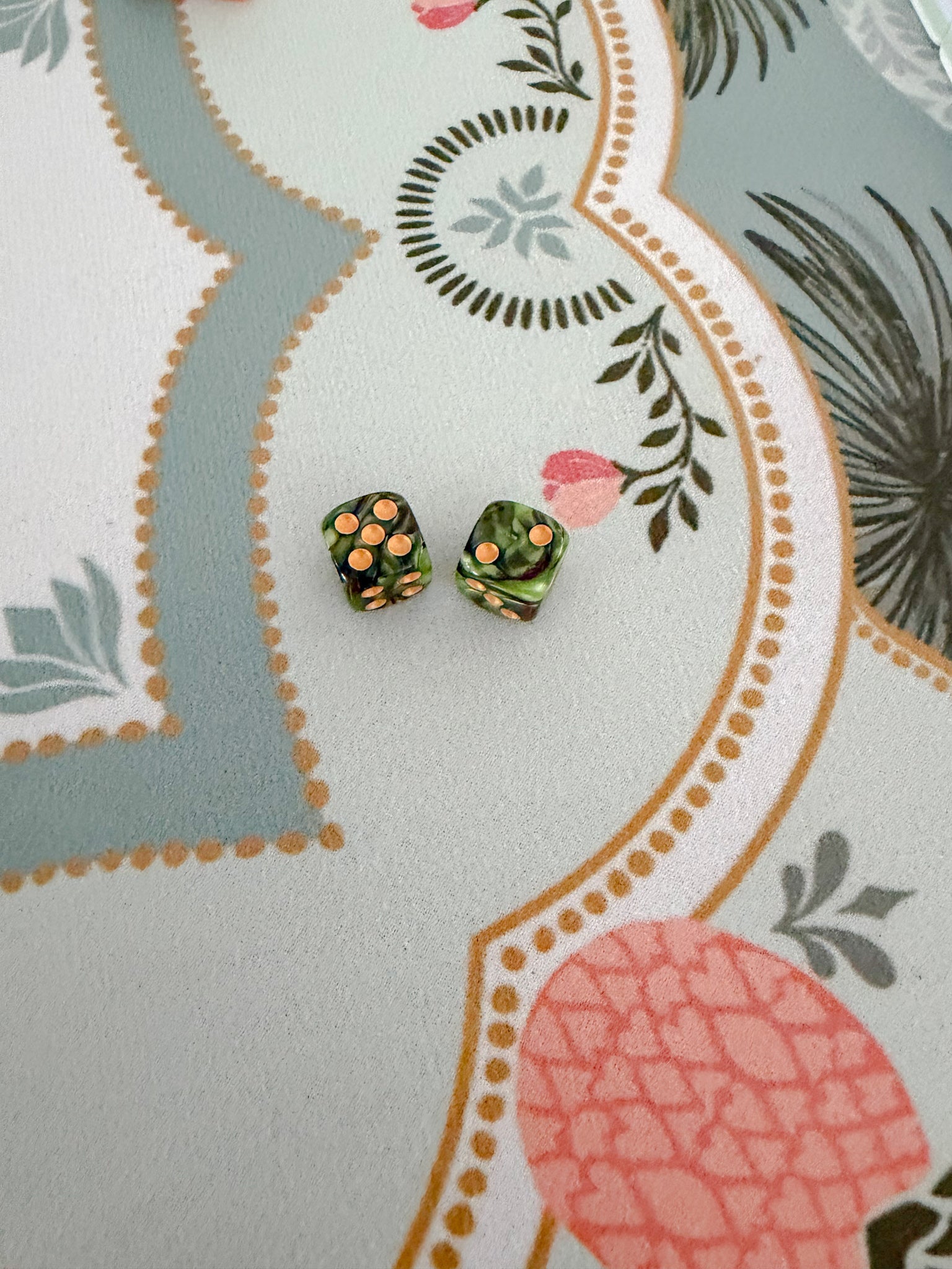 Empress Forest Mahjong Dice - The Pink Pineapple 850