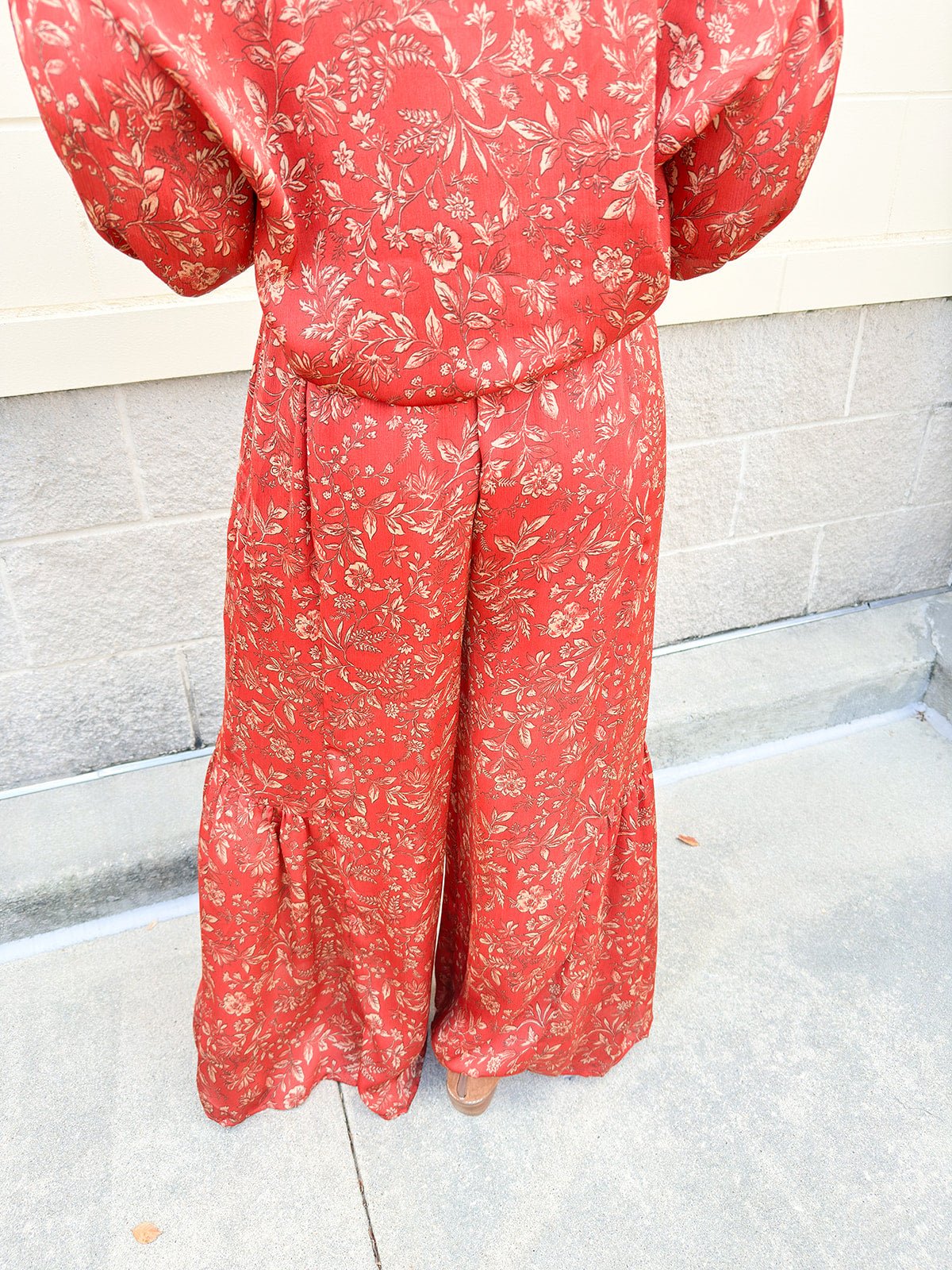 Escape To Comfort Satin Floral Pants - The Pink Pineapple 850