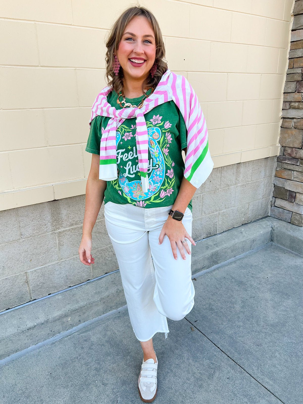 Feelin' Lucky Horseshoe Tee - The Pink Pineapple 850