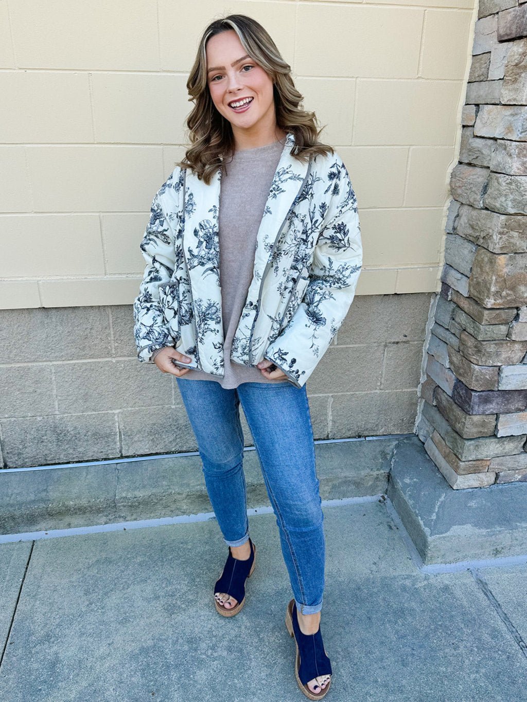 {FINAL SALE} Bodega Babe Floral Jacket - The Pink Pineapple 850