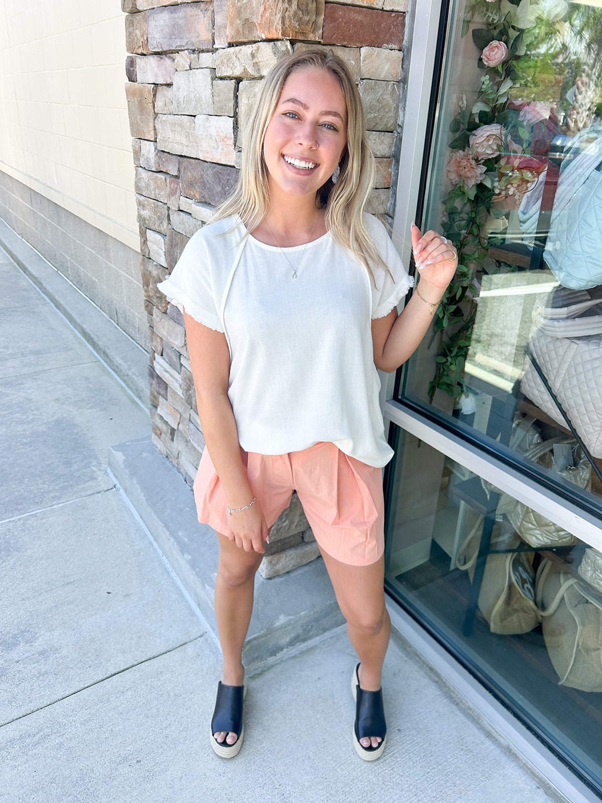 {FINAL SALE} Claim To Love Linen Bermuda Shorts - The Pink Pineapple 850