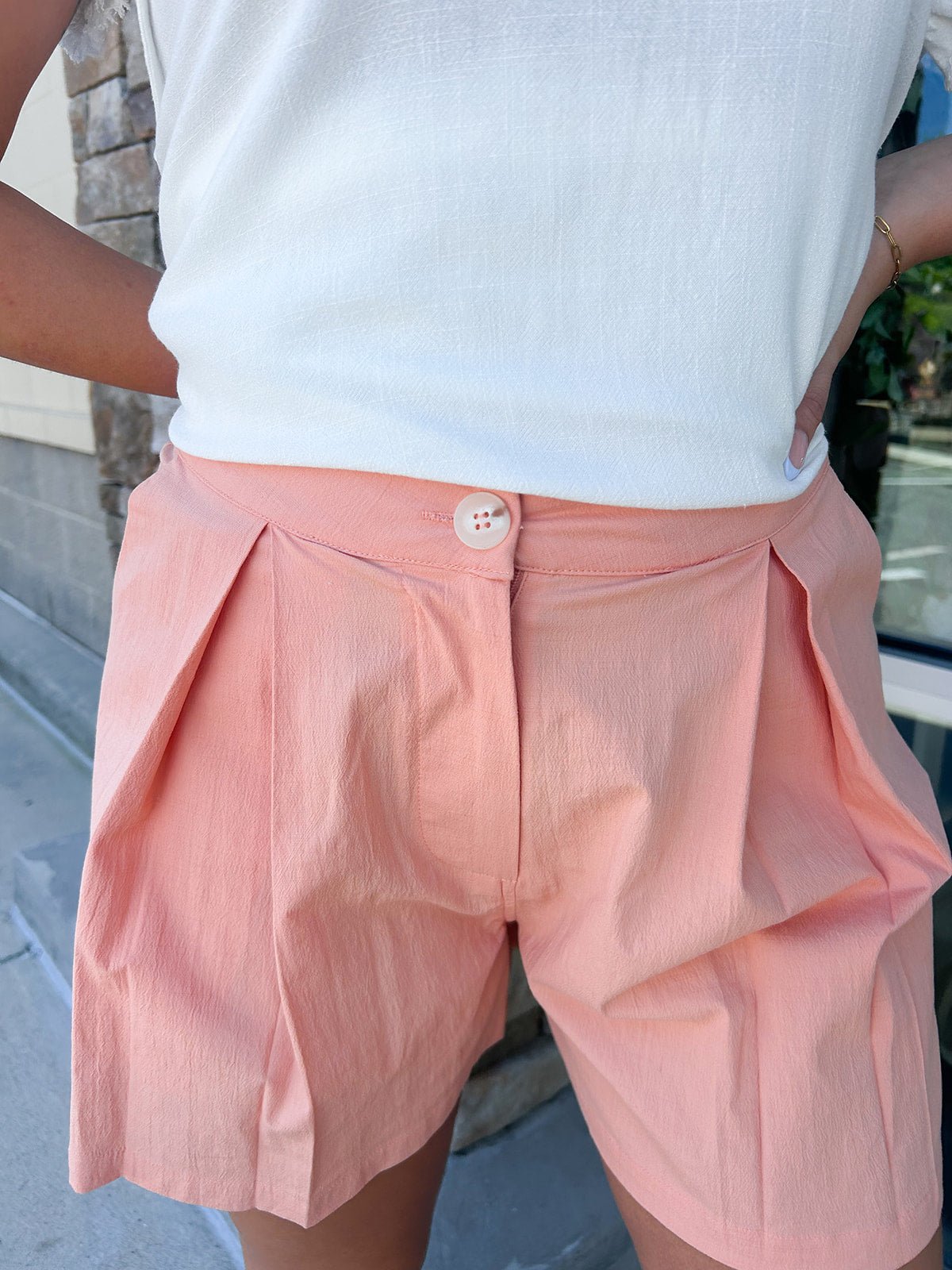 {FINAL SALE} Claim To Love Linen Bermuda Shorts - The Pink Pineapple 850