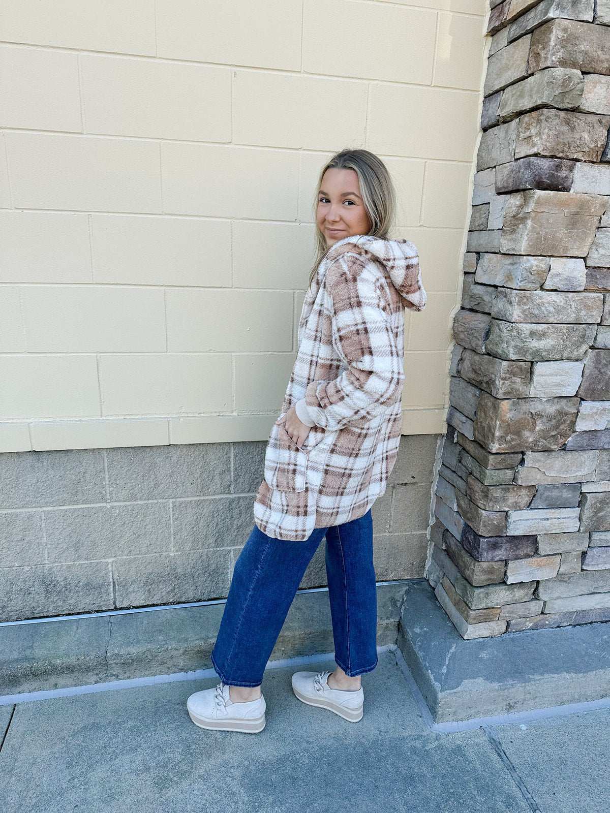 {FINAL SALE} Cue the Cozy Oversized Plaid Hooded Jacket Curvy - The Pink Pineapple 850