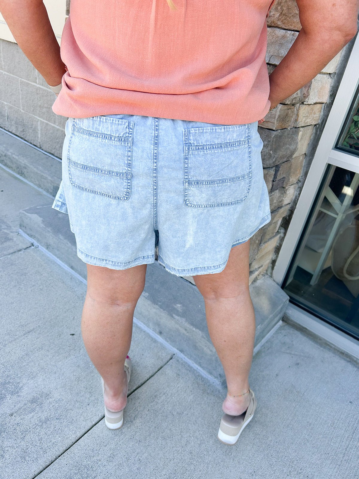 {FINAL SALE} Sunny Pier Chambray Denim Shorts - Curvy - The Pink Pineapple 850