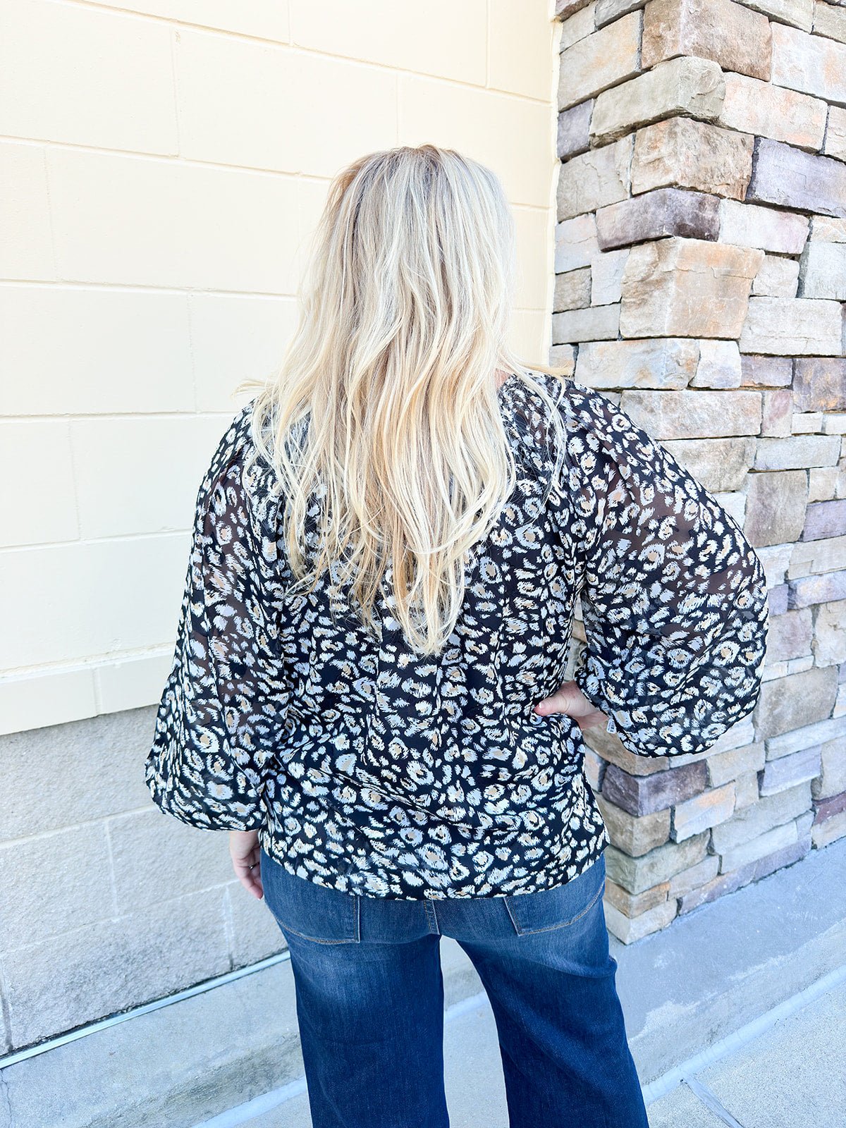 [FINAL SALE] Tea Garden Leopard Long Sleeve Blouse - The Pink Pineapple 850