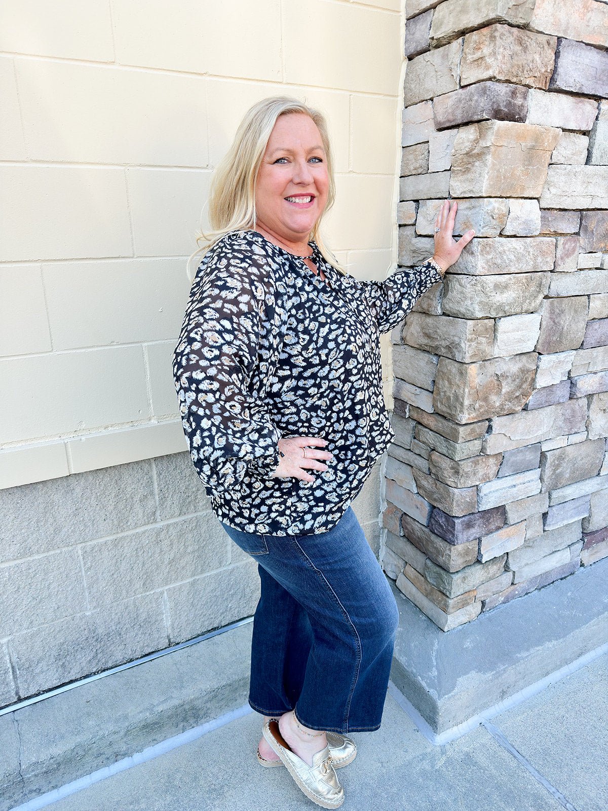 [FINAL SALE] Tea Garden Leopard Long Sleeve Blouse - The Pink Pineapple 850