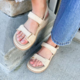 {FINAL SALE} The Cyra Raffia Platform Sandal - The Pink Pineapple 850