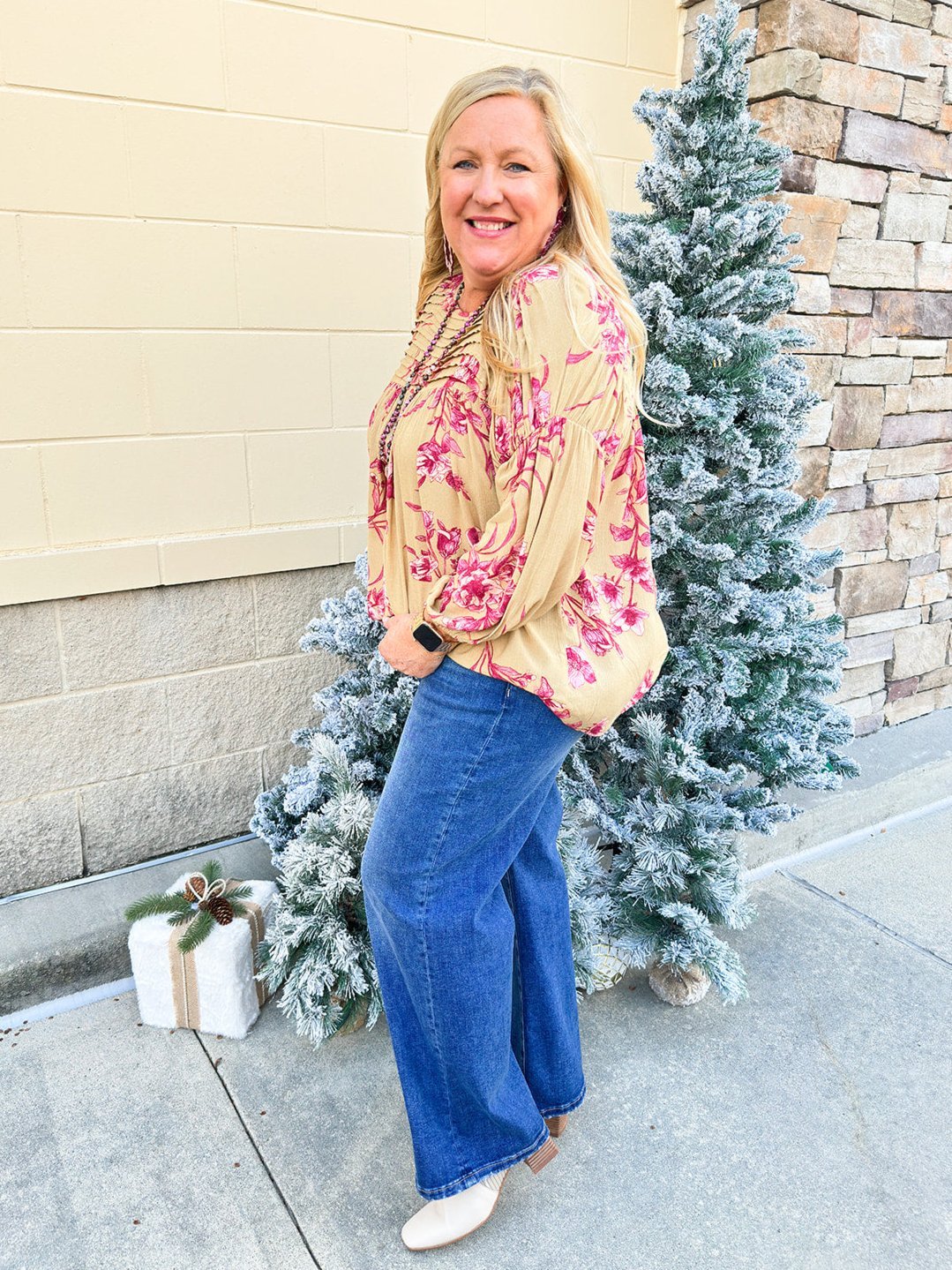 {FINAL SALE} Weekend Living Floral Gauze Top - The Pink Pineapple 850