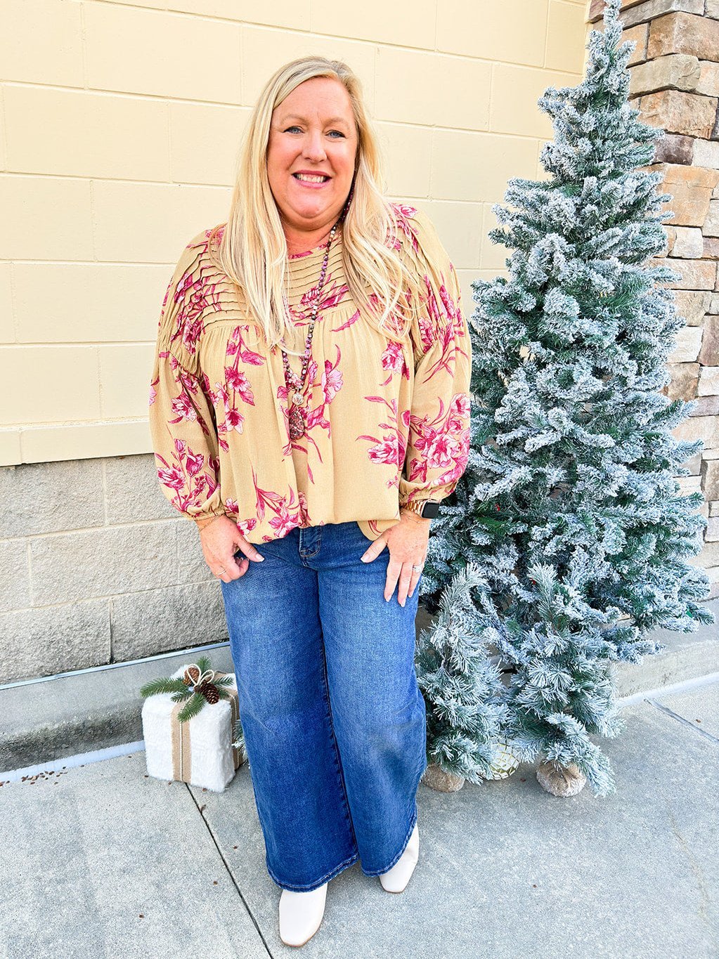 {FINAL SALE} Weekend Living Floral Gauze Top - The Pink Pineapple 850