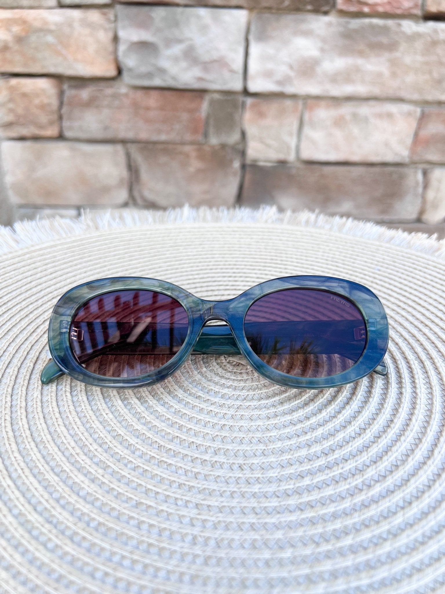 [Freyrs] Aria Acetate Sunglasses in Emerald Green - The Pink Pineapple 850