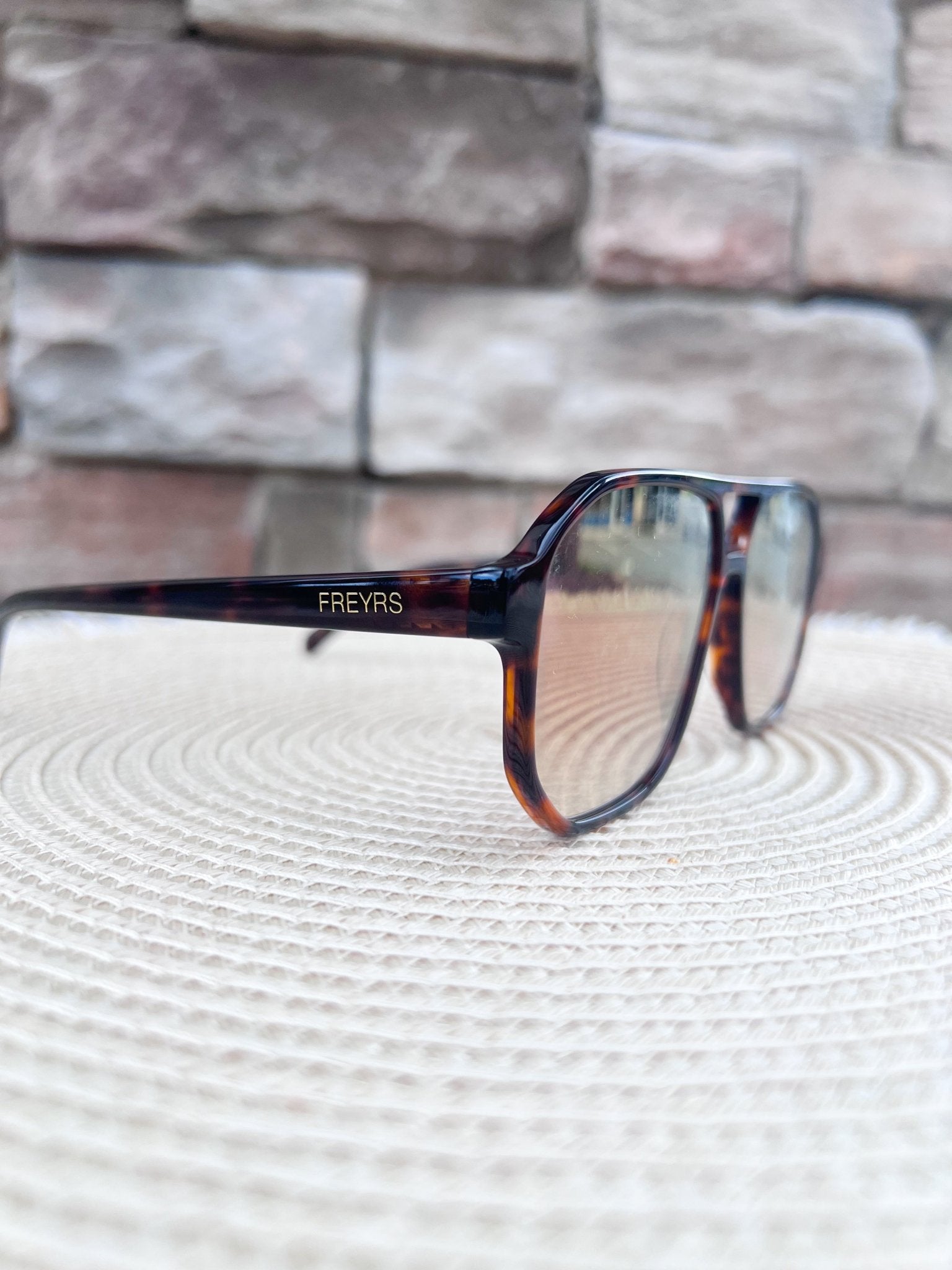 [Freyrs] Billie Unisex Aviator Sunglasses - The Pink Pineapple 850