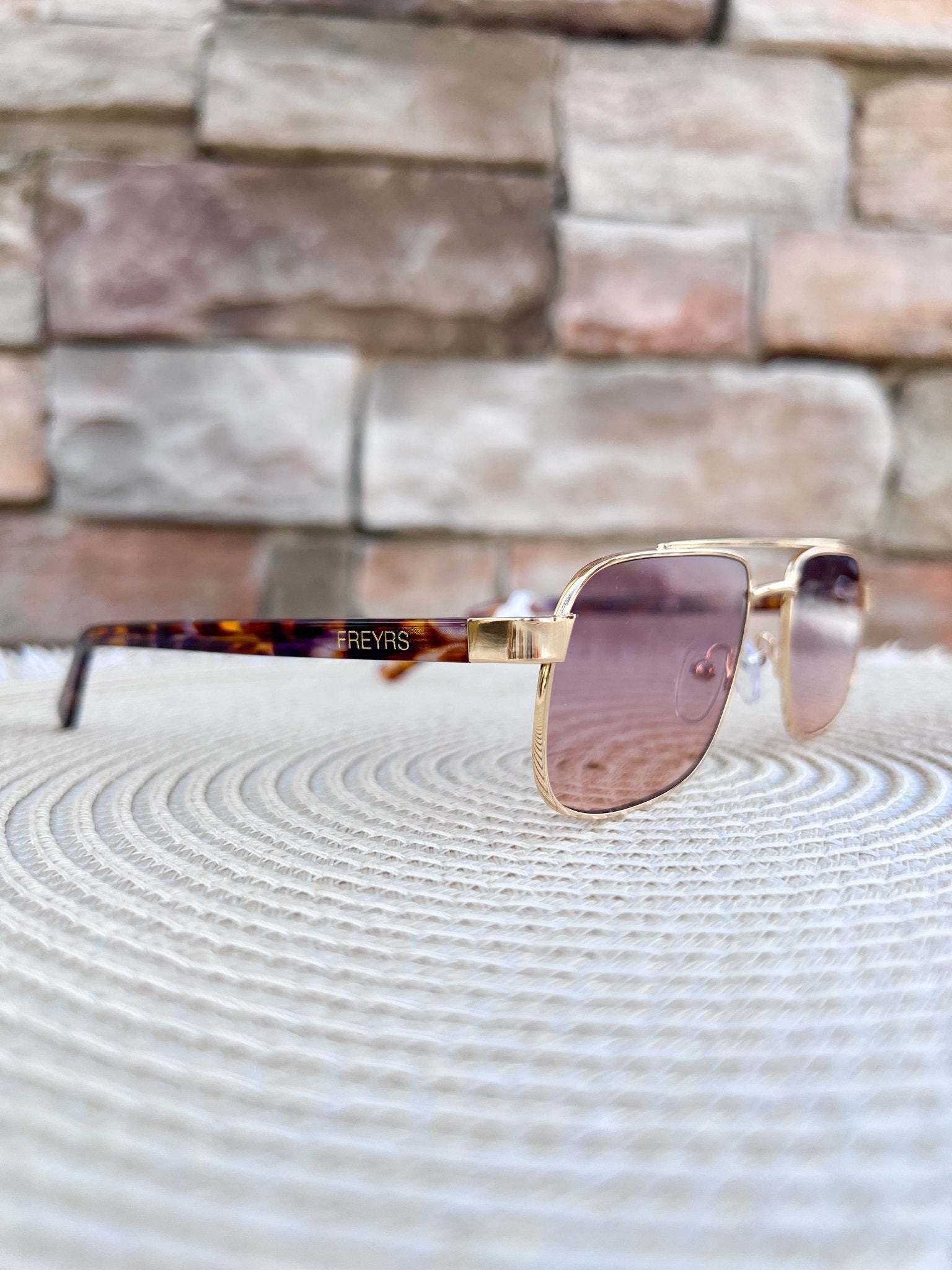 [Freyrs] Vesper Aviator Sunglasses in Gold/Sunset - The Pink Pineapple 850