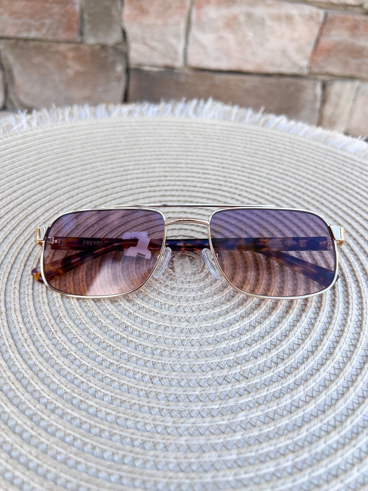 [Freyrs] Vesper Aviator Sunglasses in Gold/Sunset - The Pink Pineapple 850