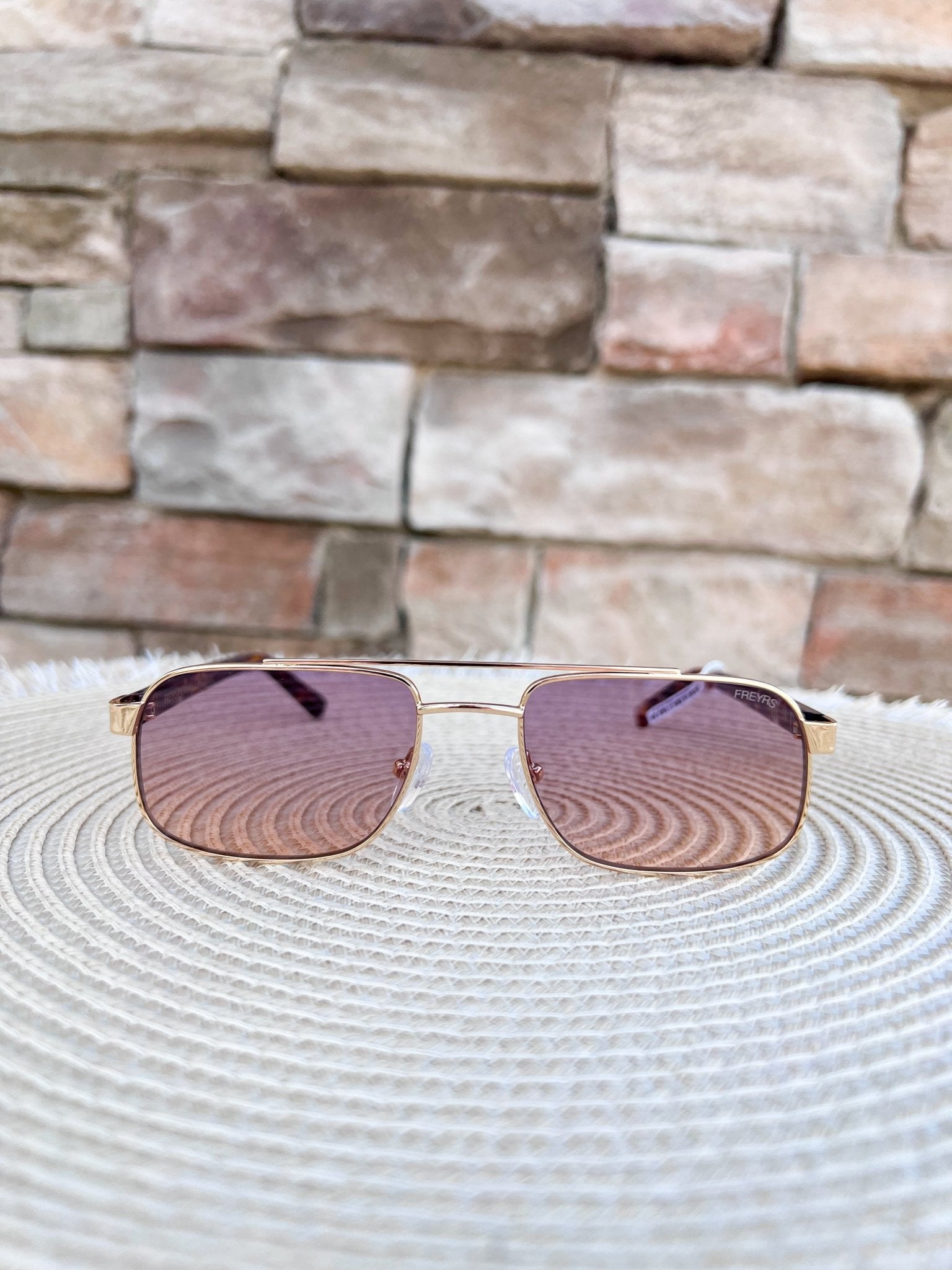 [Freyrs] Vesper Aviator Sunglasses in Gold/Sunset - The Pink Pineapple 850