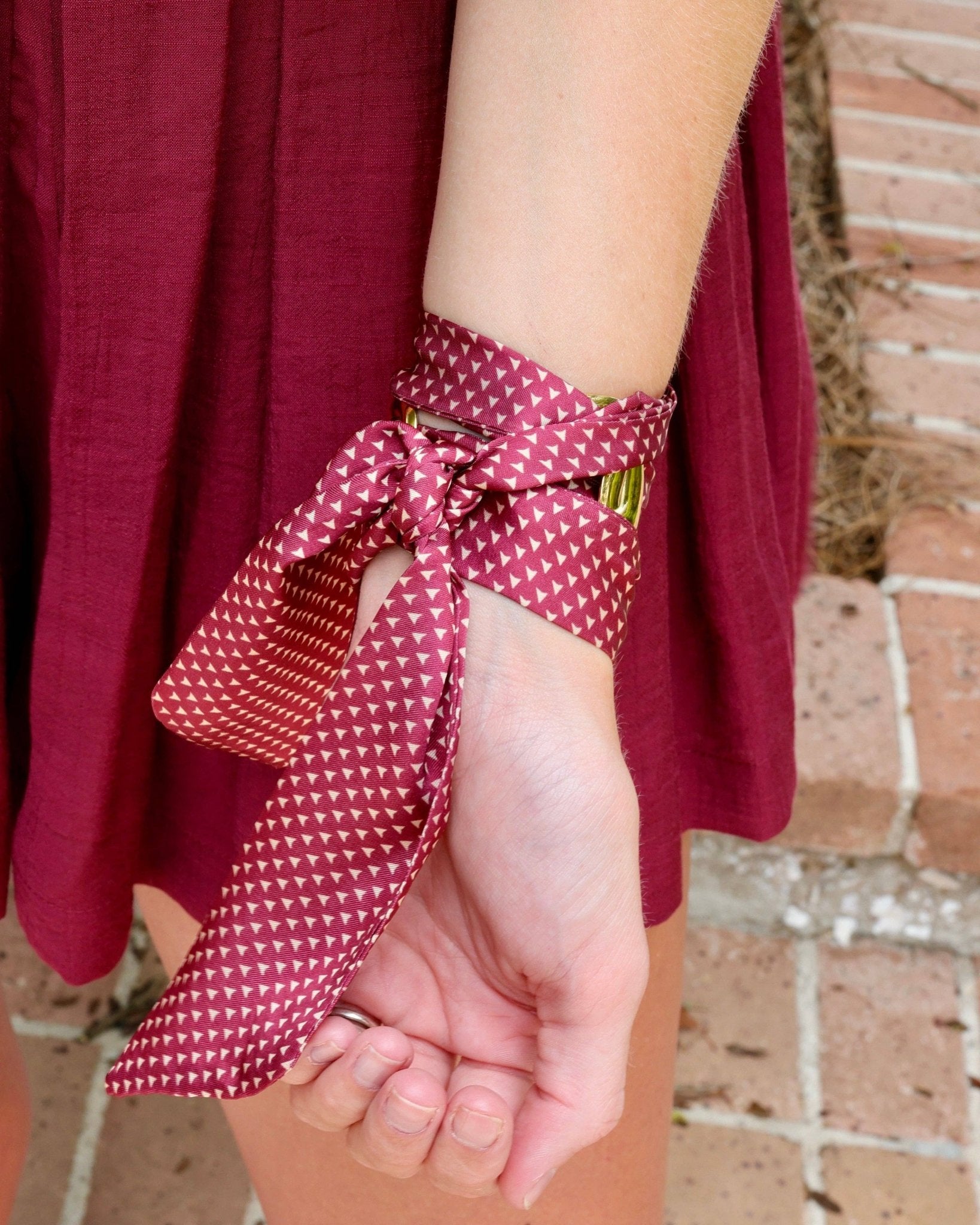 Garnet Gleam Scarf Bracelet - The Pink Pineapple 850
