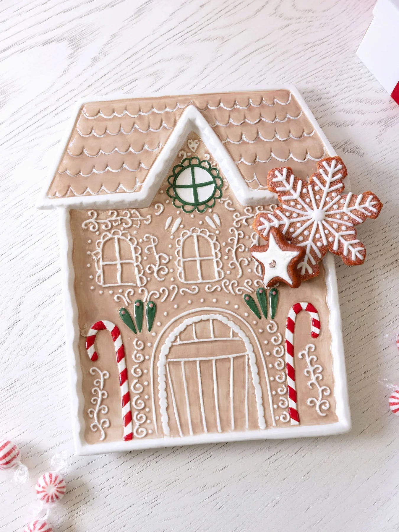 Gingerbread House Platter - The Pink Pineapple 850