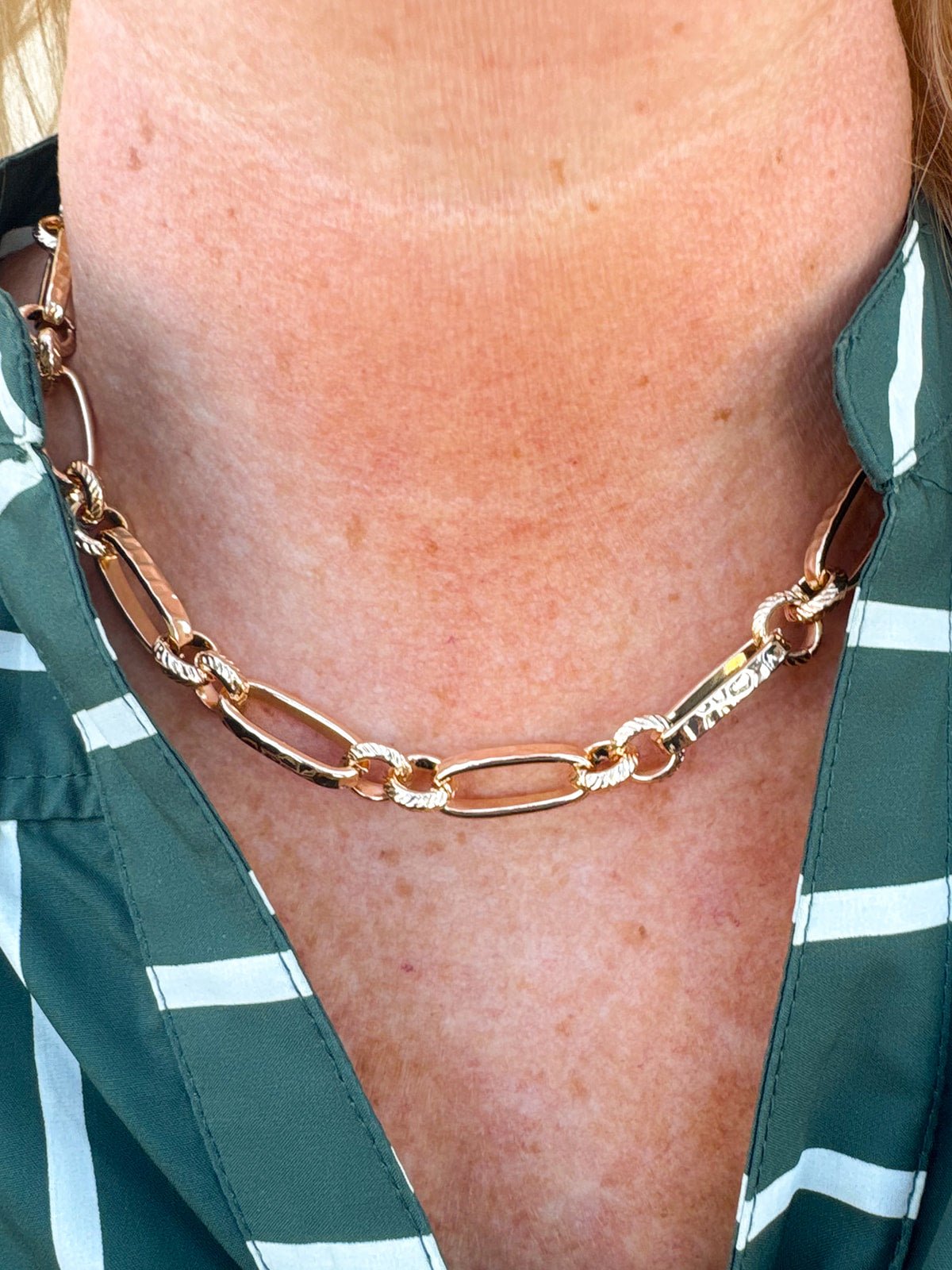 Golden Harmony Open Chain Necklace - The Pink Pineapple 850