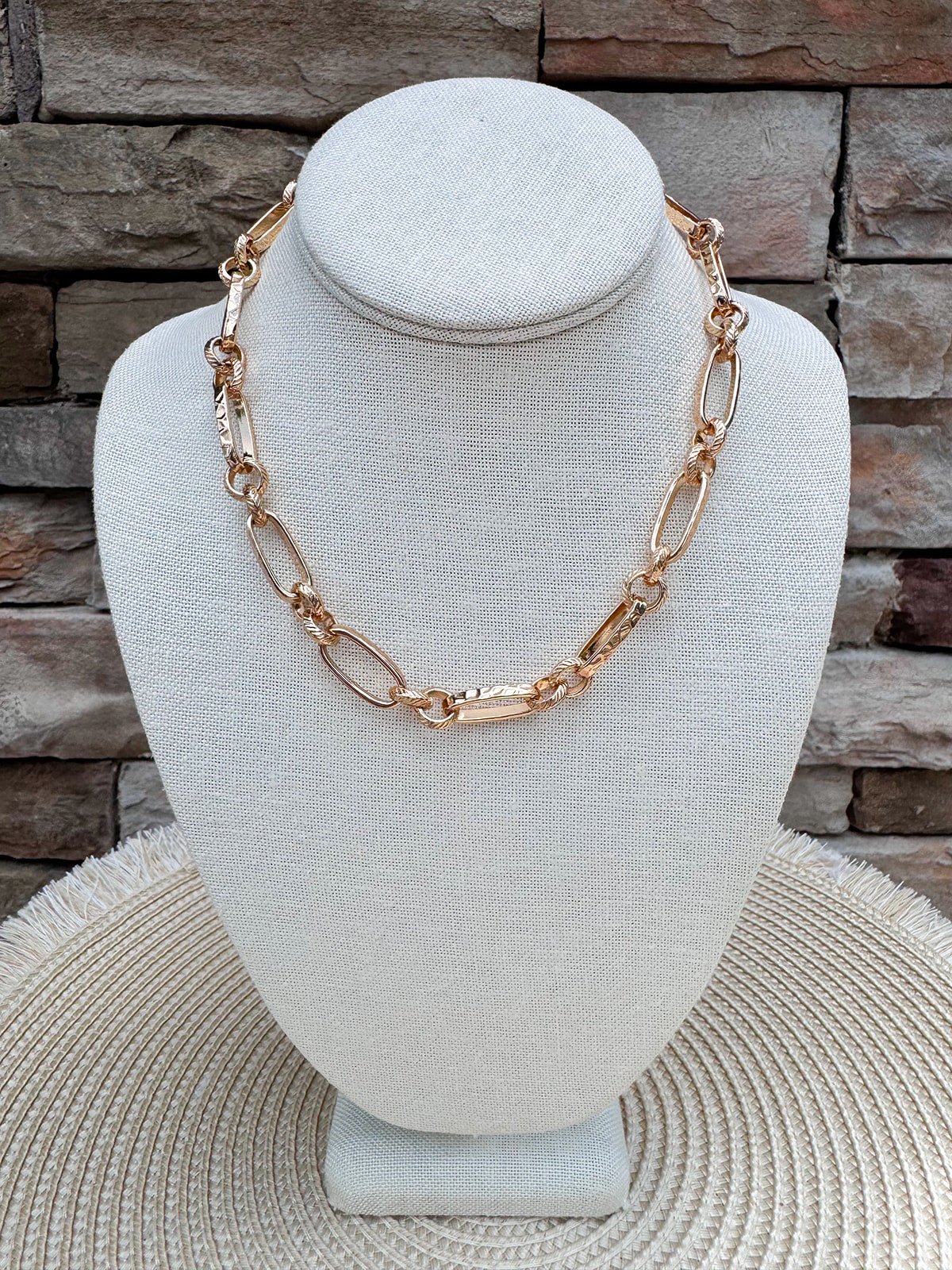 Golden Harmony Open Chain Necklace - The Pink Pineapple 850