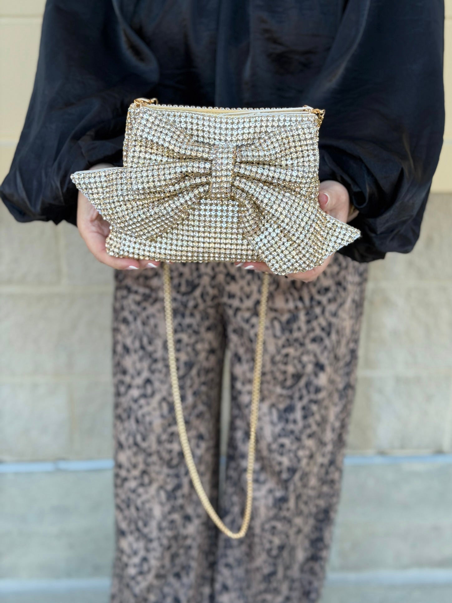 Golden Hour Gemstone Bow Crossbody Bag - The Pink Pineapple 850