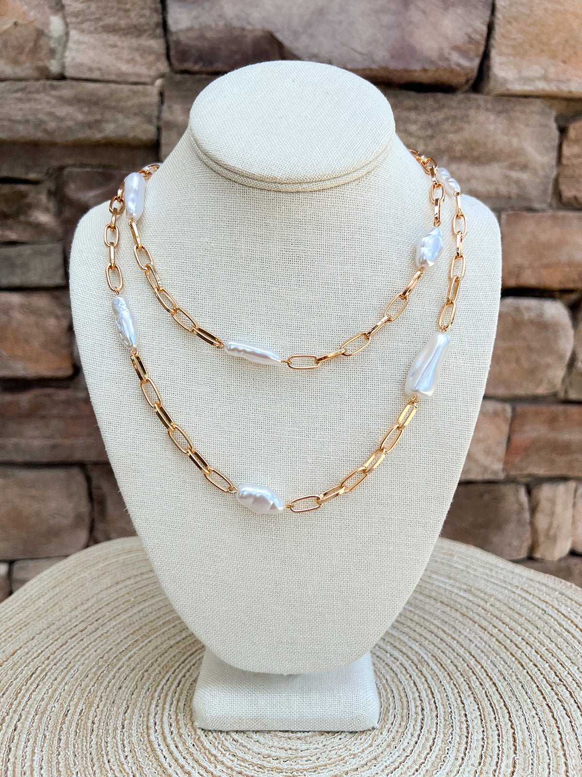 Golden Muse Oval Pearl Layered Necklace - The Pink Pineapple 850