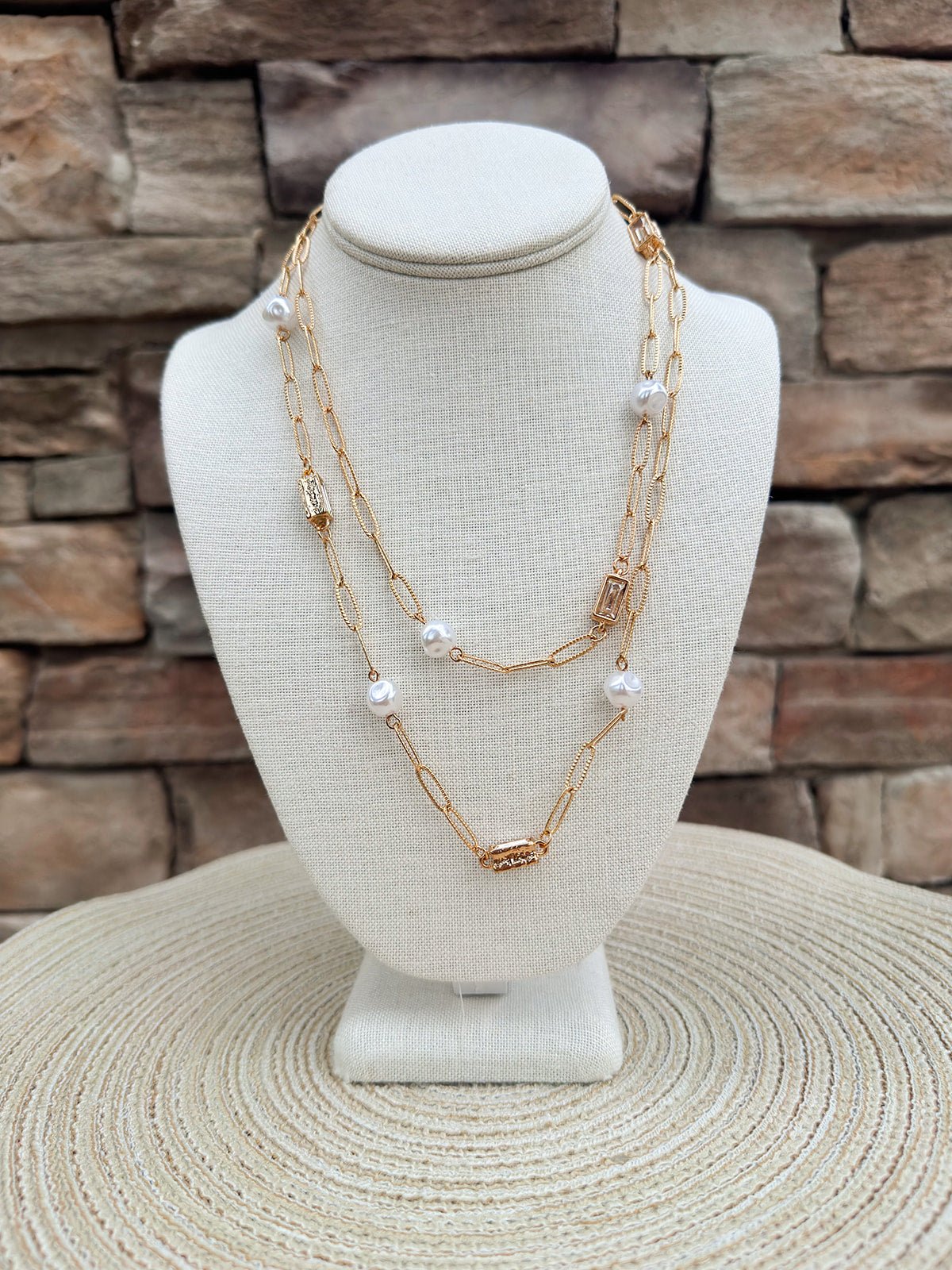 Golden Radiance Crystal & Pearl Oval Link Necklace - The Pink Pineapple 850