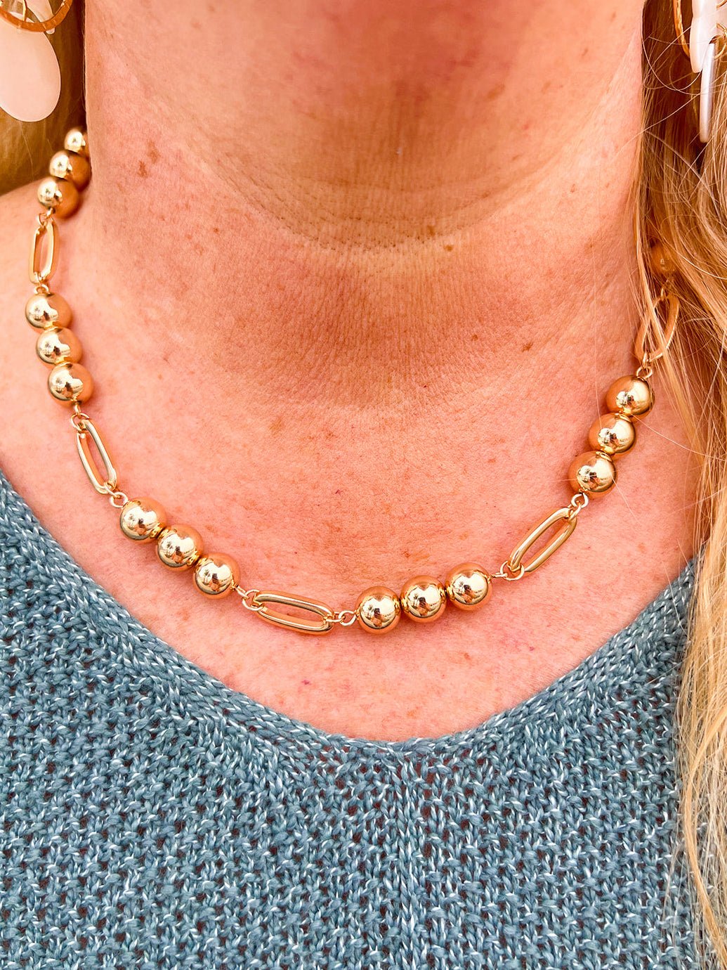 Golden Rhythm Oval & Bead Necklace - The Pink Pineapple 850