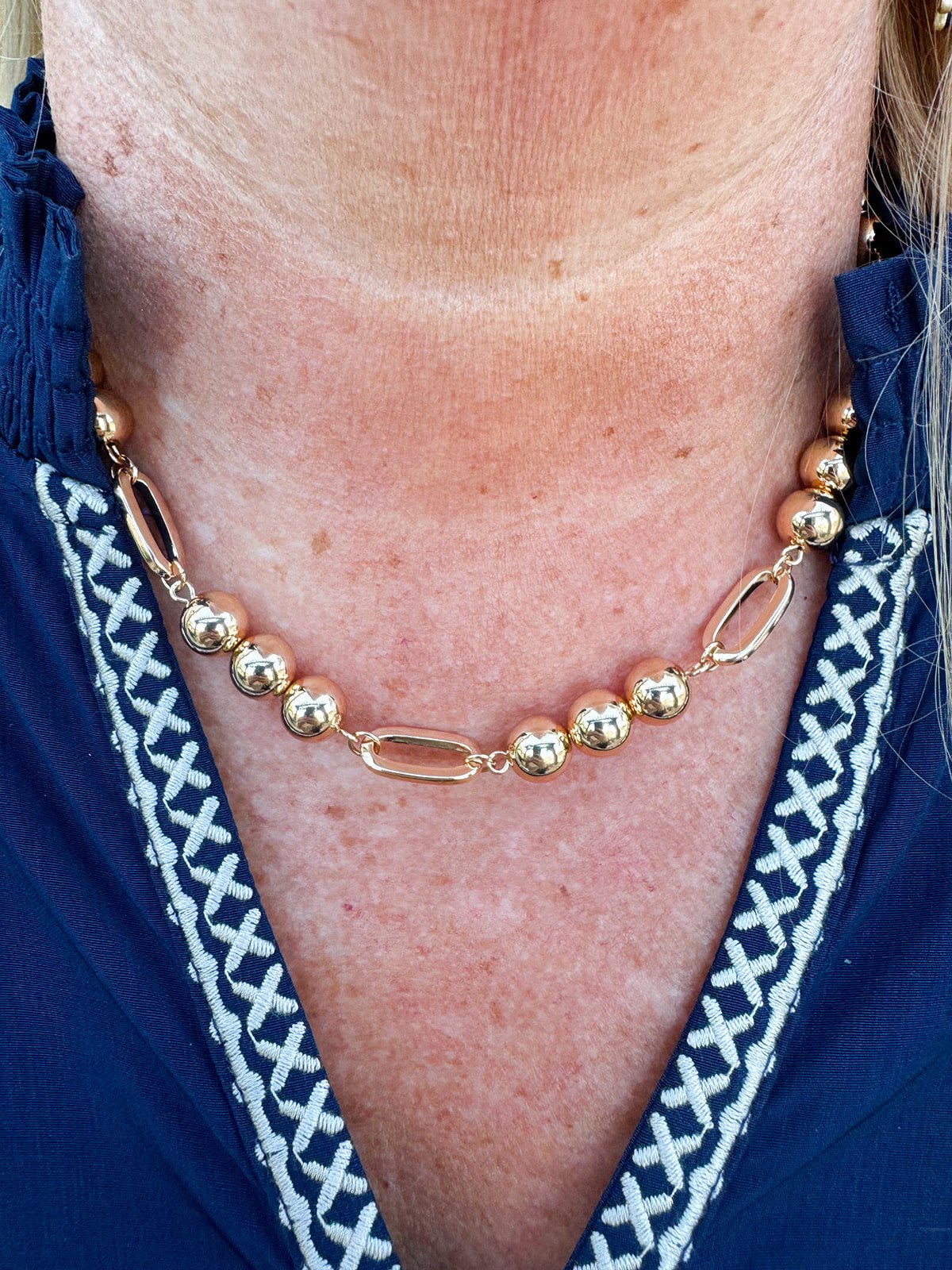 Golden Rhythm Oval & Bead Necklace - The Pink Pineapple 850