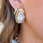 Halo Pearl Outline Post Earrings - The Pink Pineapple 850