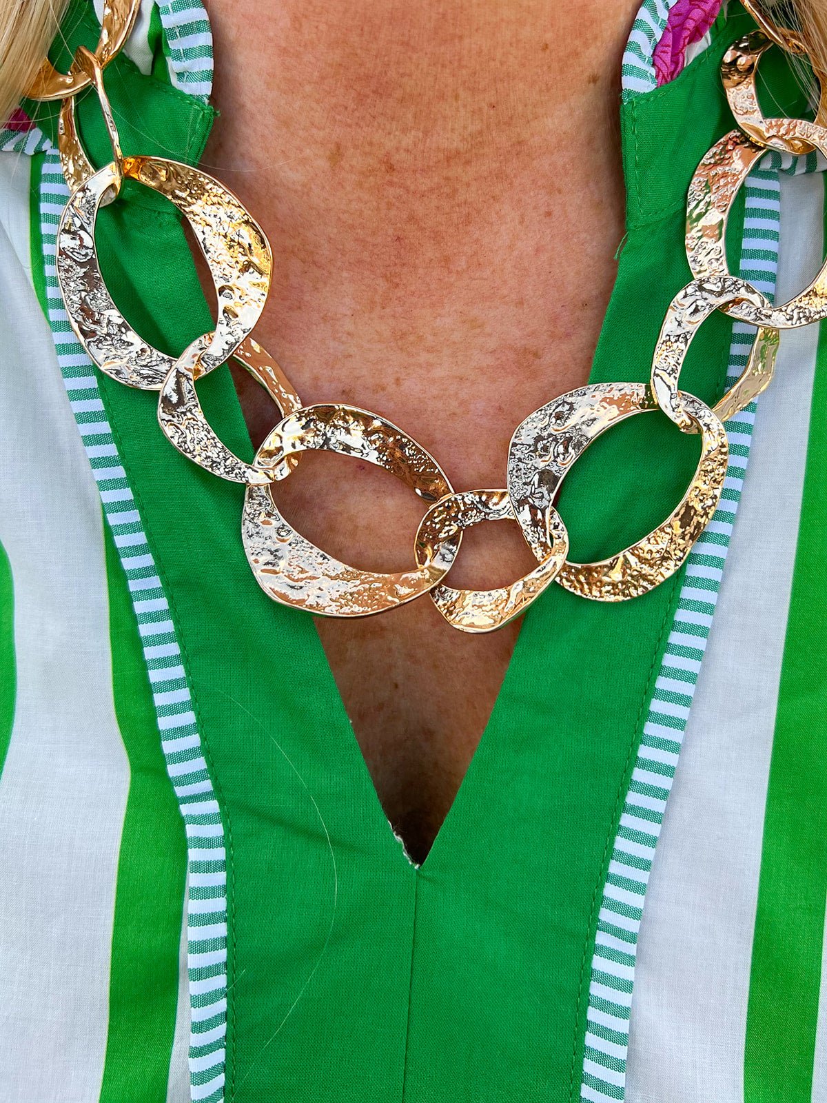 Hammered Metal Cat Eye Chain Necklace - The Pink Pineapple 850