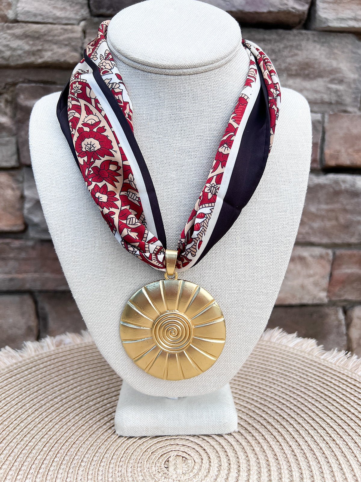 [Hart Designs] Aurora Medallion Scarf Necklace - The Pink Pineapple 850