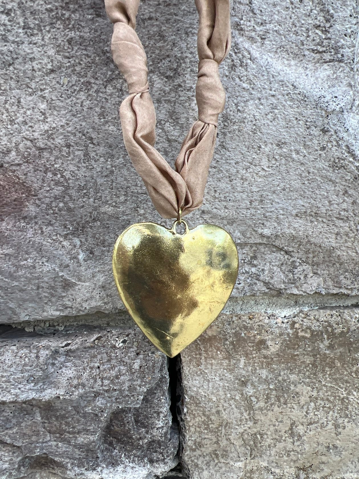 [Hart Designs] The Heart of Gold Scarf Necklace - The Pink Pineapple 850