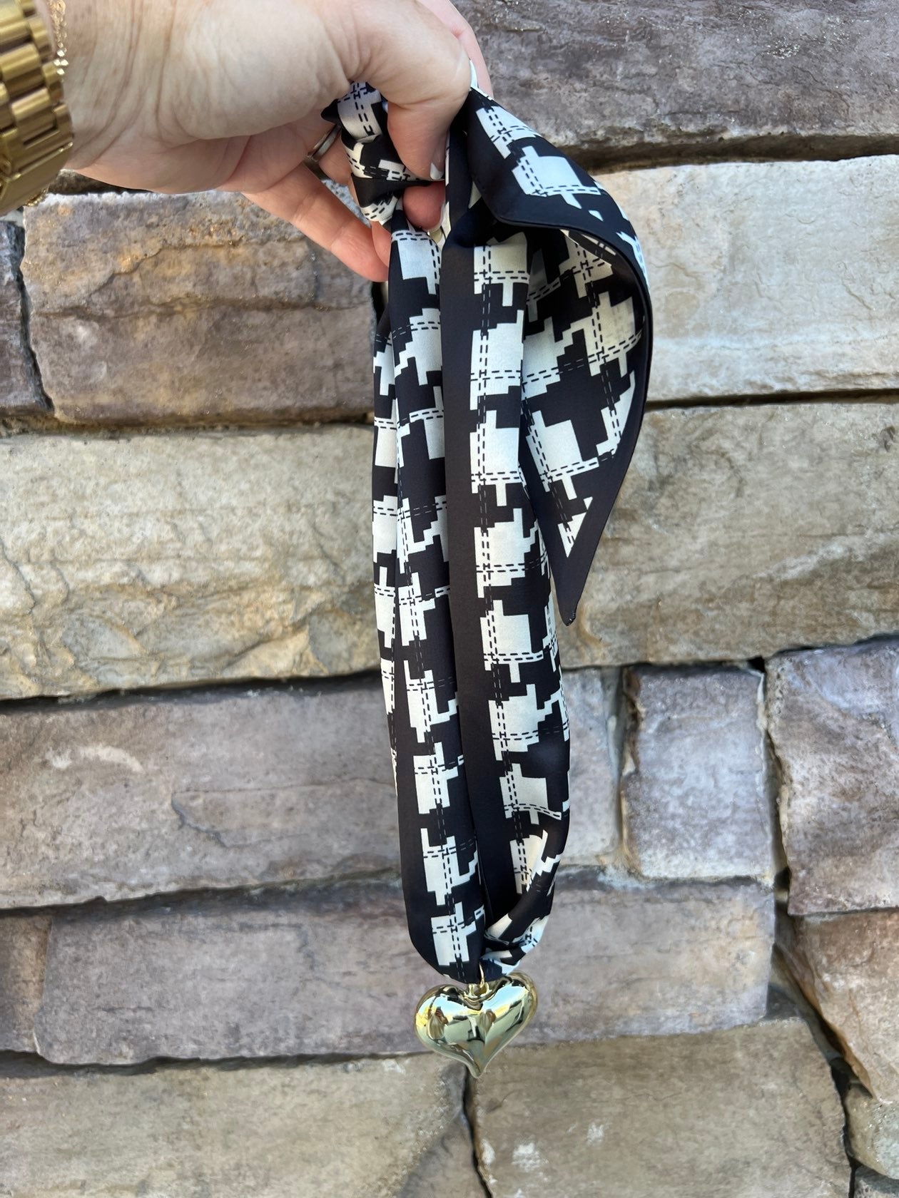 [Hart Designs] The London Heart Scarf Necklace - The Pink Pineapple 850