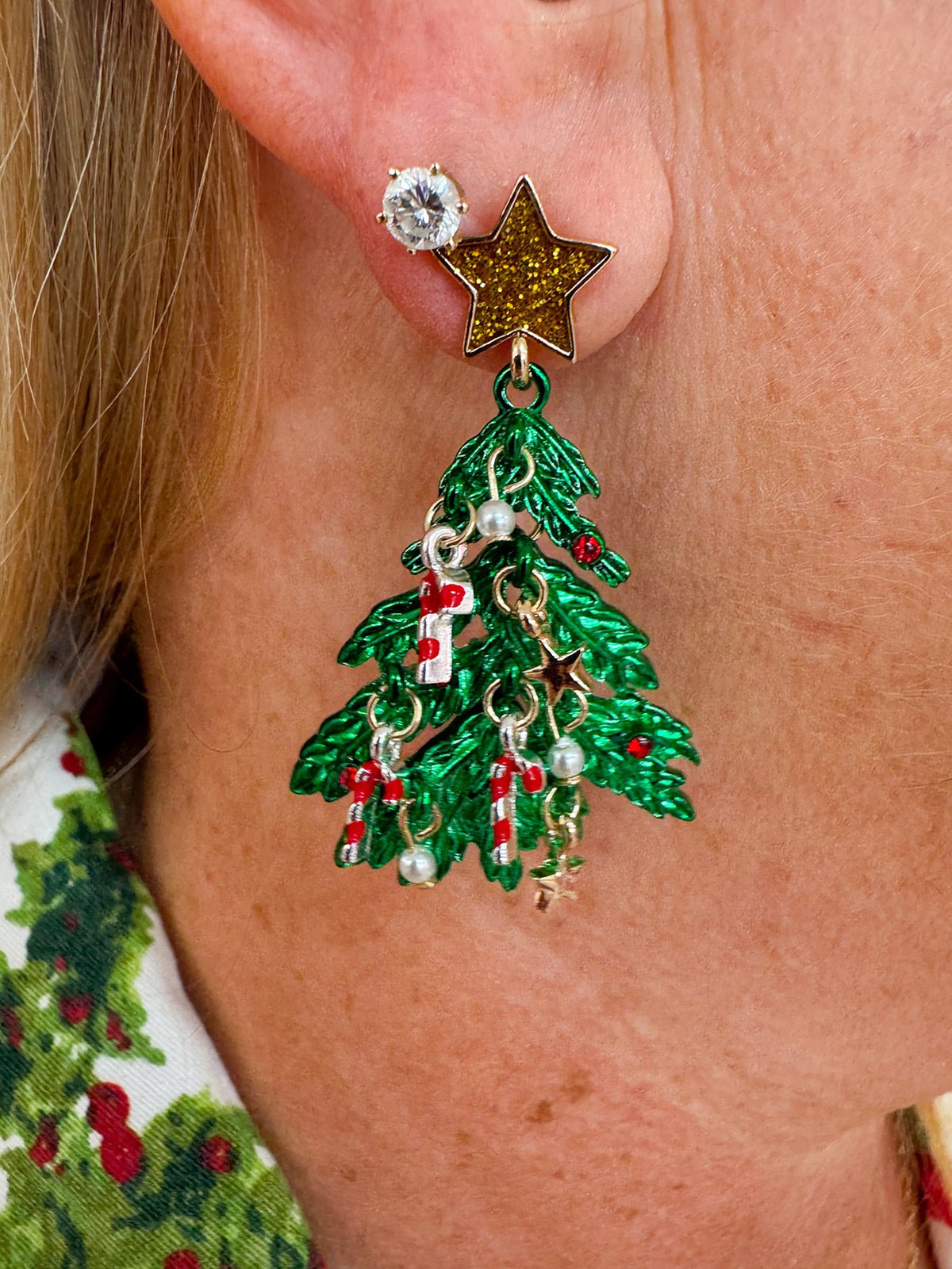 Holiday Cheer Christmas Tree Dangle Earrings - The Pink Pineapple 850