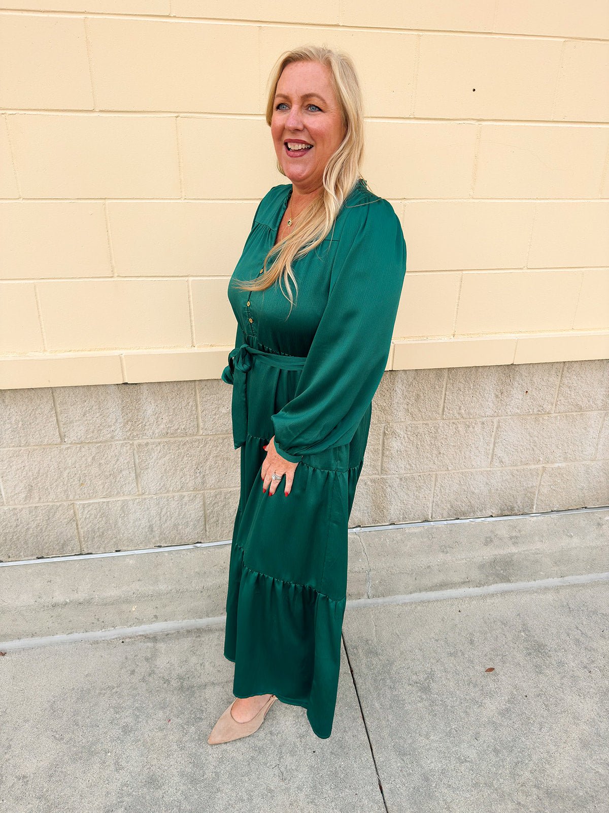 Holiday Everly Silky Tiered Midi Dress in Green - The Pink Pineapple 850