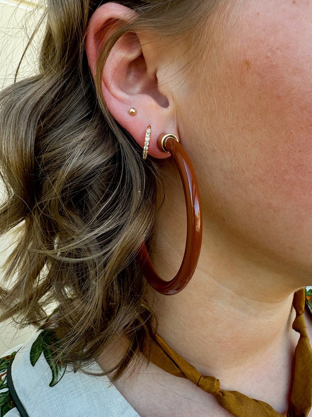 [Hoo Hoops] Café Acrylic Hoop Earrings - The Pink Pineapple 850