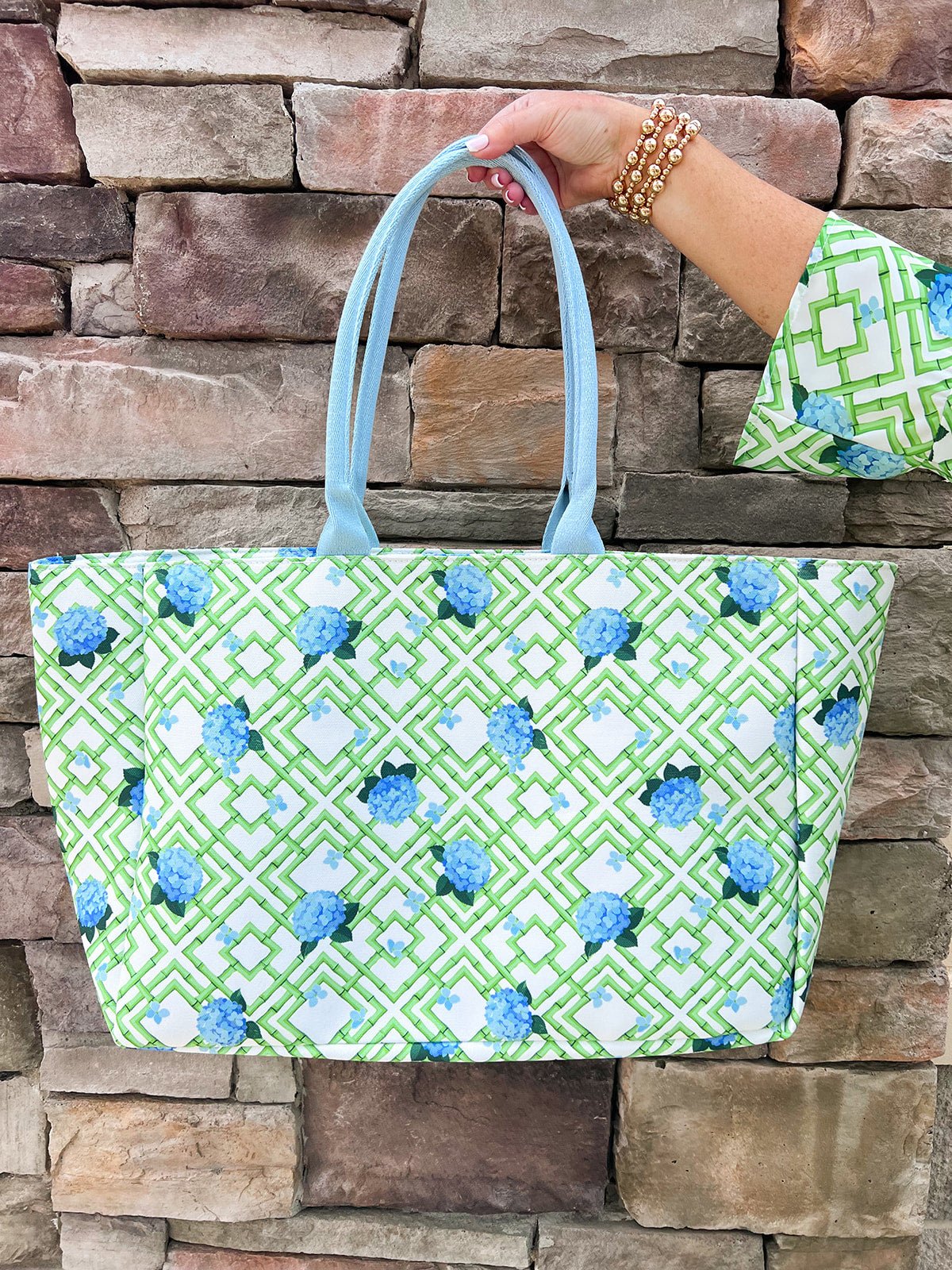 Hydrangea Escape Floral Tote Bag - The Pink Pineapple 850